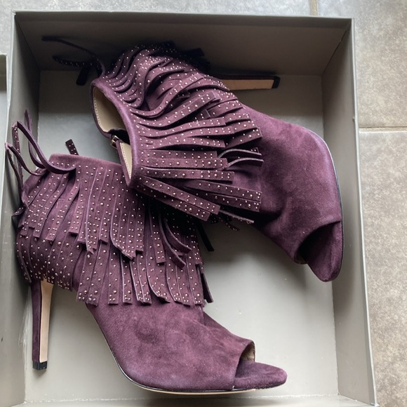 BCBG MaxAzria Bootie Heels Bordeaux, 9 NIB - Picture 5 of 8